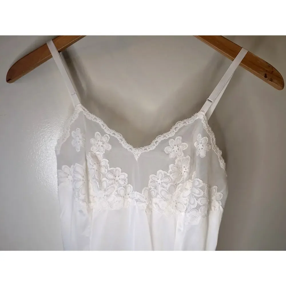 Vanity Fair Vintage Full Slip Ivory Lace Appliqué Nylon Made USA XS S 32